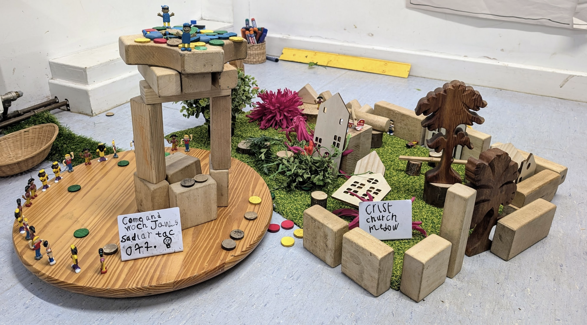 Year 2. Oxford's Christchurch College and meadow